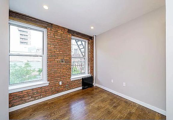 5th image of 220 W 13th St APT 4B