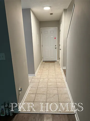 1008 Hopkins Xing Photo 1