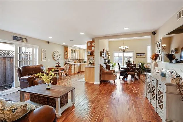 6188 Evangeline Dr — Photo 8