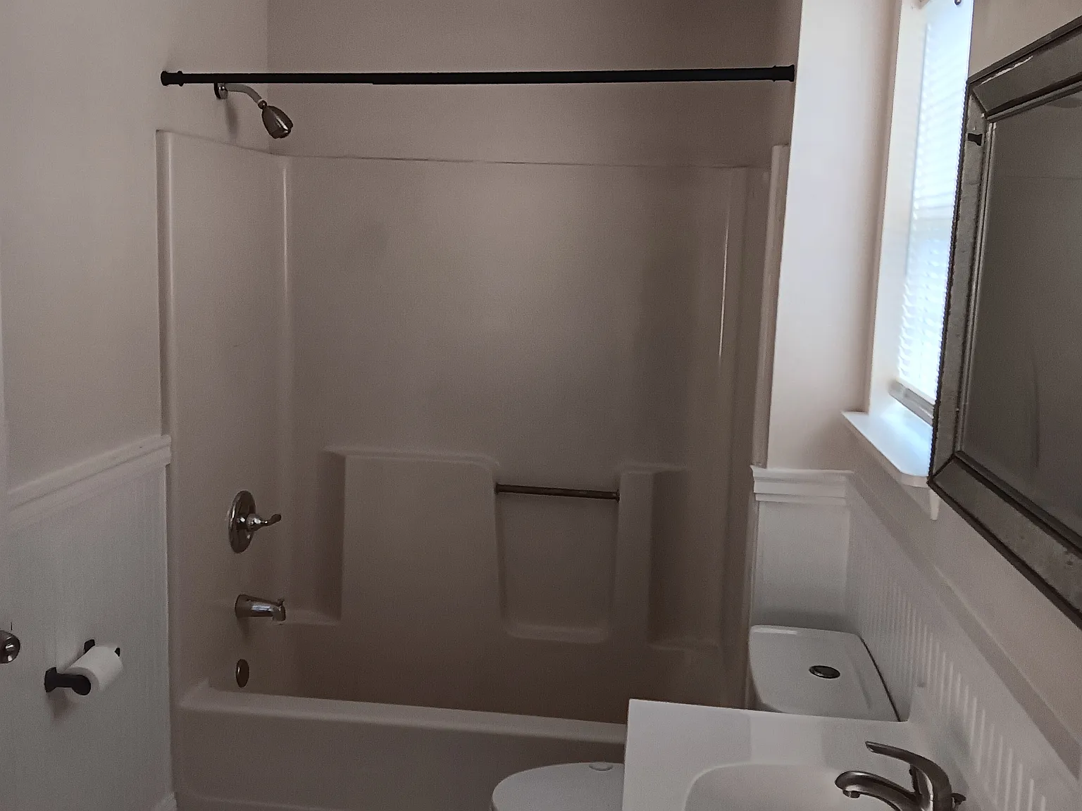 3 bed, 1112 sqft, $2,100 — Photo 3