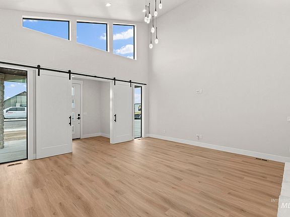 5th image of 3433 Aurlaund Ln