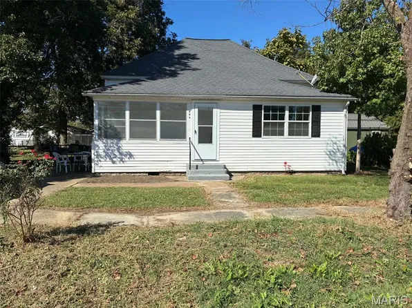 308 S Gideon Ave, Gideon, MO 63848