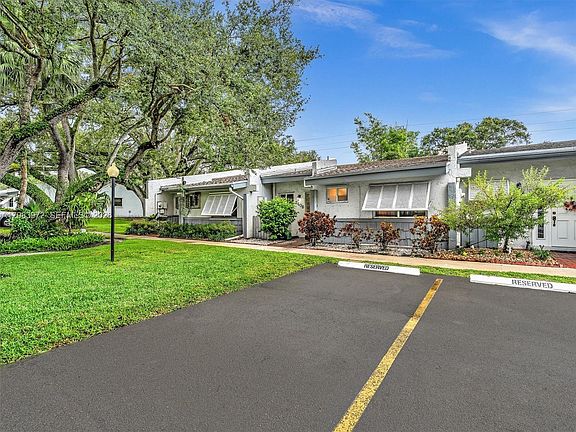 4th image of 2408 N 35th Ave