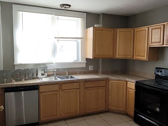 3rd image of 1009 W 41st St APT 1