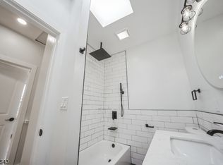 326 S Spring St, Elizabeth, NJ 07201