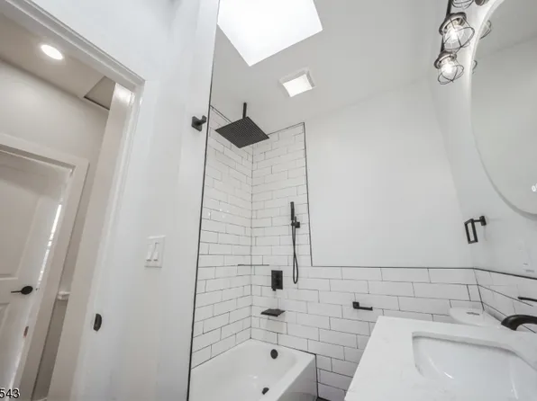326 S Spring St, Elizabeth City, NJ 07201