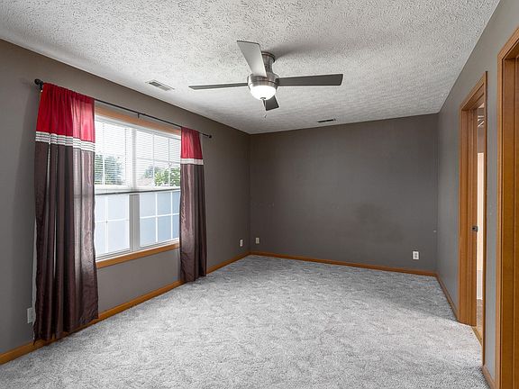 5th image of 1903 Claybrook Dr