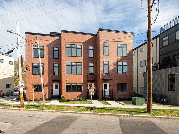 2nd image of 1987 W 47th St #8