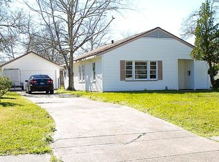 424 Center Way St, Lake Jackson, TX 77566