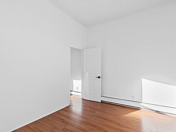5th image of 193 Ogden Ave #3B