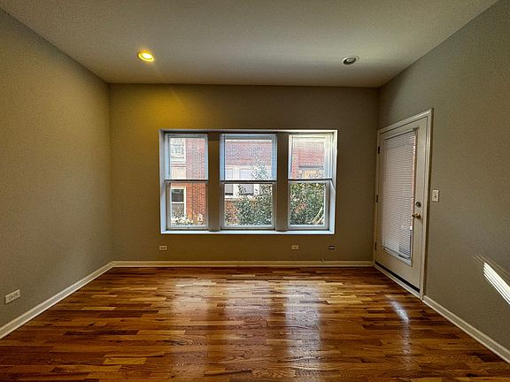 3rd image of 4718-24 N Bernard St #3W