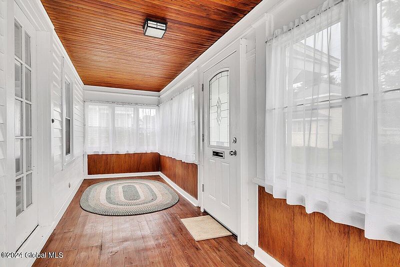 3rd image of 31 Frederick Avenue