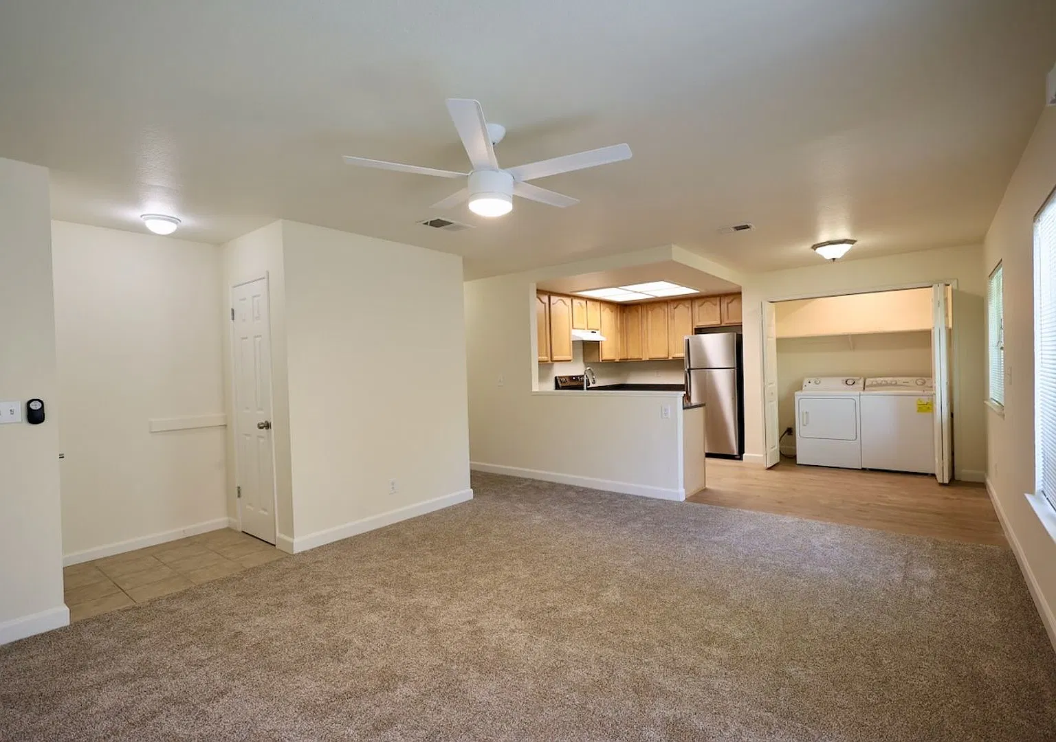 208 Grant-TVS — Photo 1