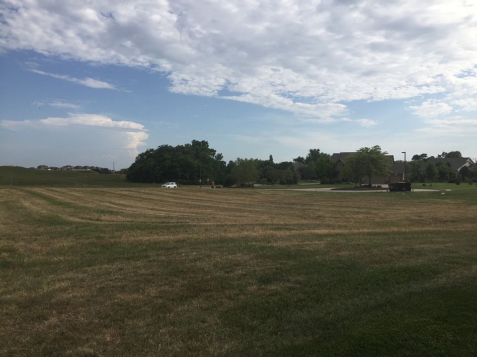 1st image of 5209 N 192nd Cir