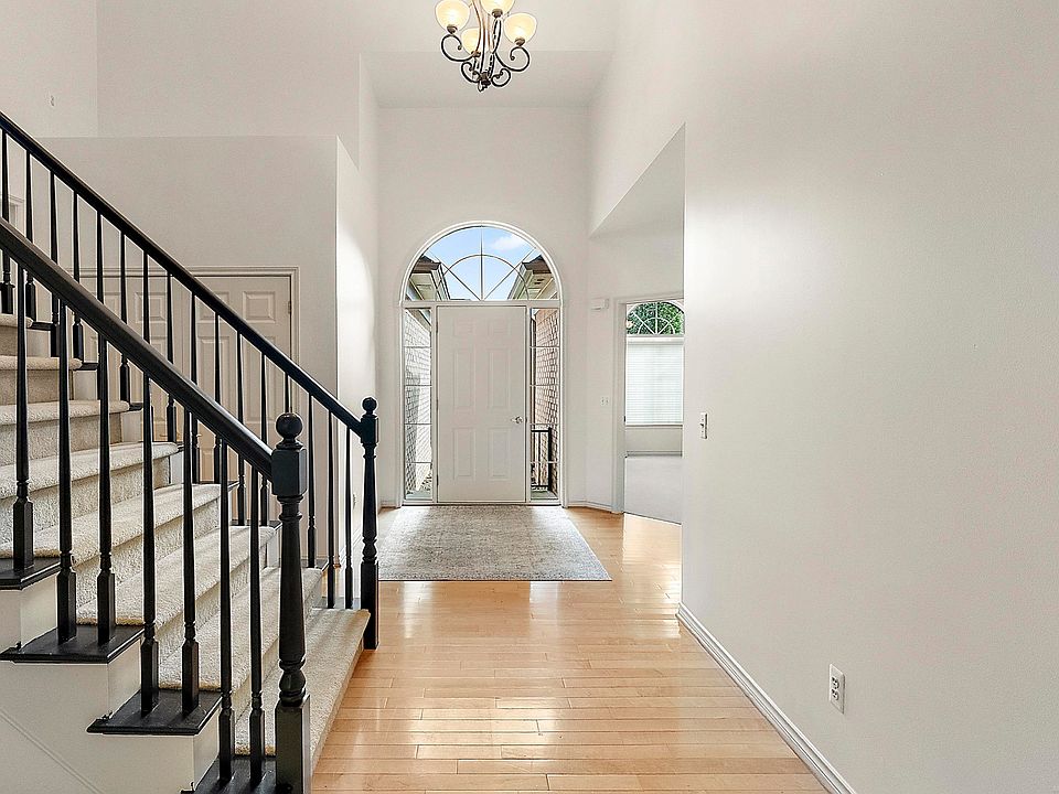 51817 Stoneridge Dr, photo 5
