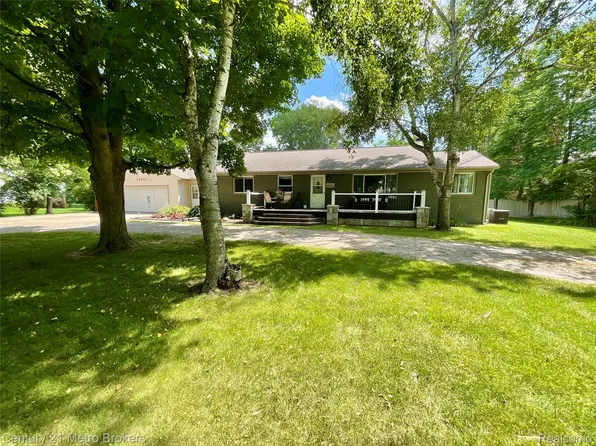 6010 N Seymour Rd, Flushing, MI 48433