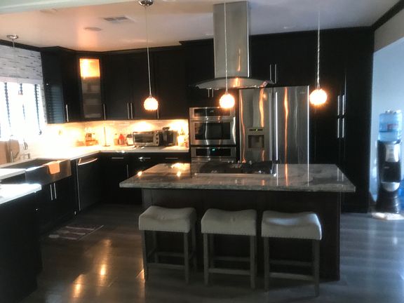5th image of 12328 Roseton Ave