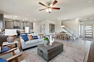 3 bed, 2.5 bath, 1900 sqft, $2,700 — Photo 1