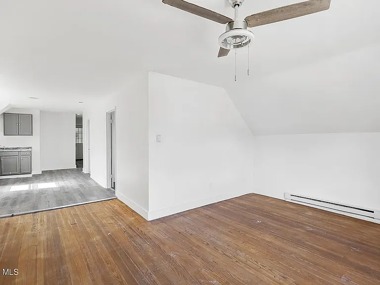 578 Crane St #4 — Photo 2