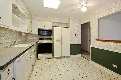 5th image of 4225 Saratoga Ave APT 201B