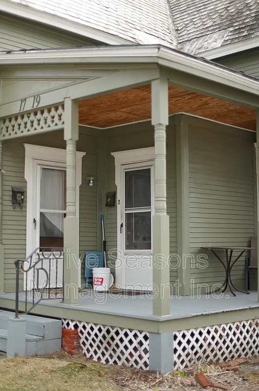 Building Photo - 19 Grant St #2