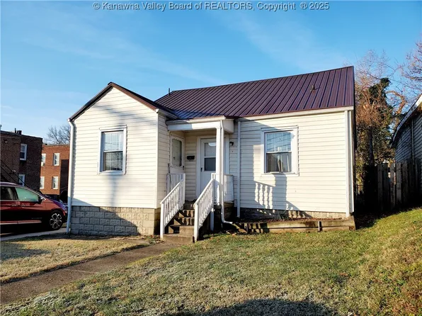 1053 14th St, Huntington, WV 25701