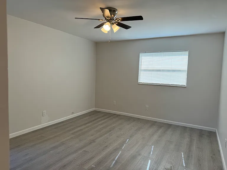 5521 Bay Blvd #105 — Photo 7