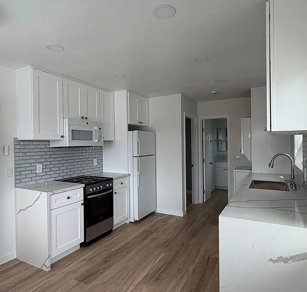 919 4th St #A — Photo 2