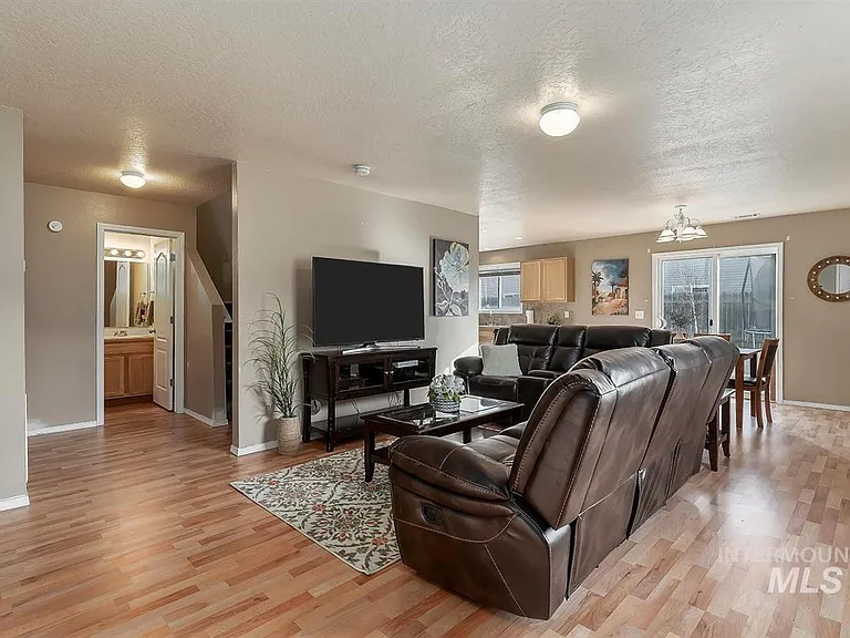 9713 W Shelborne Dr — Photo 8