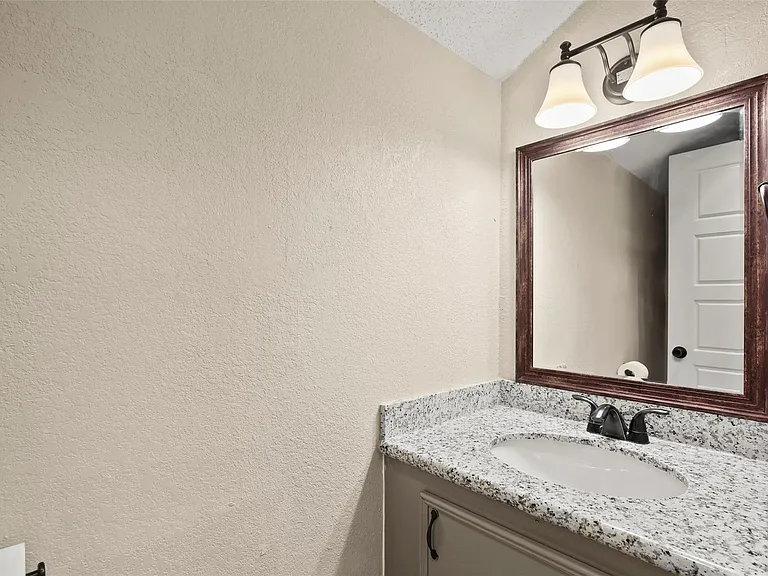 2226 Crystal Creek Ln — Photo 13