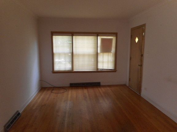 4th image of 4525 N McVicker Ave
