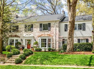 1653 Forest View Dr, Saint Louis, MO 63122
