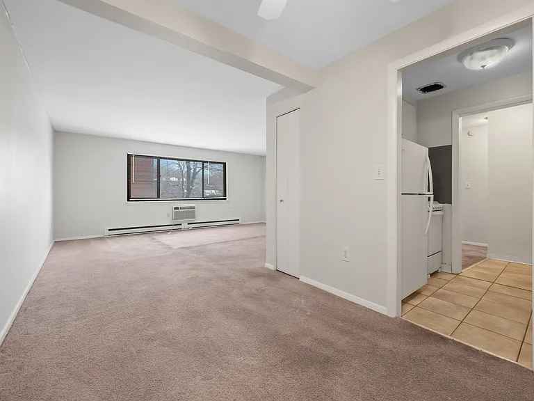 40 Olcott St — Photo 10