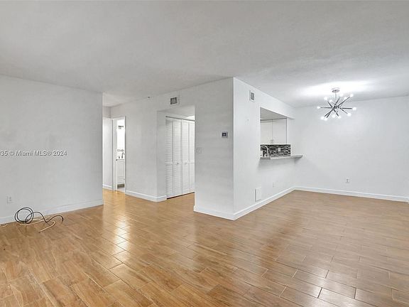 4th image of 18210 Mediterranean Blvd #1-20