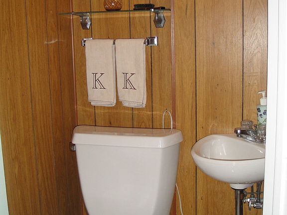 1/2 bath