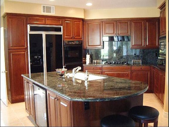 Gourmet granite Kitchen