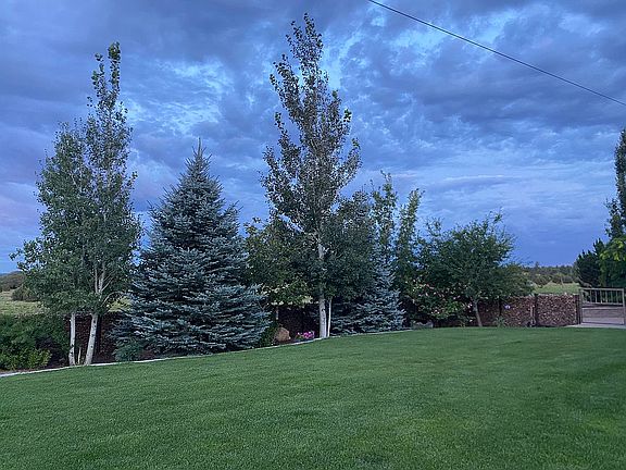 2nd image of 1072 Pearce Ln