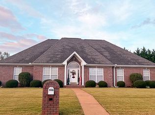 106 Lindsey Ct, Tuscumbia, AL 35674