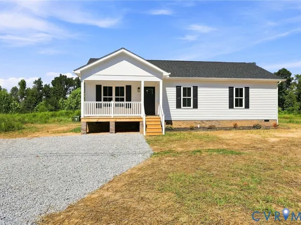 906 Nottoway Ave, Blackstone, VA 23824