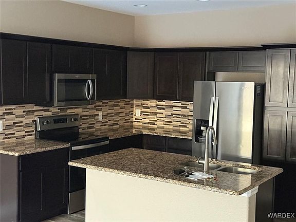 4th image of 714 Pala Mesa Dr