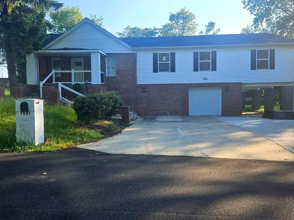 1501 Pine Grove Rd, Capitol Heights, MD 20743