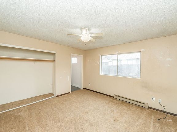 5th image of 320 Mill St