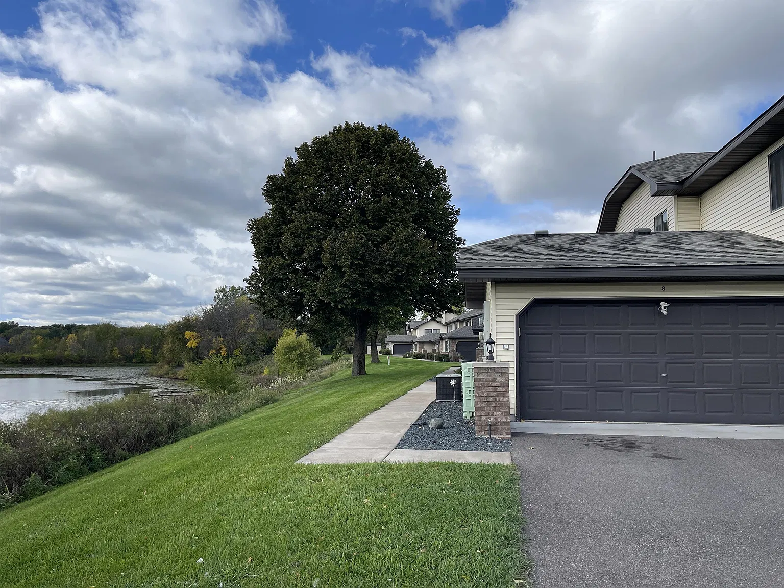 5505 Orleans Lane North - 8 — Photo 4