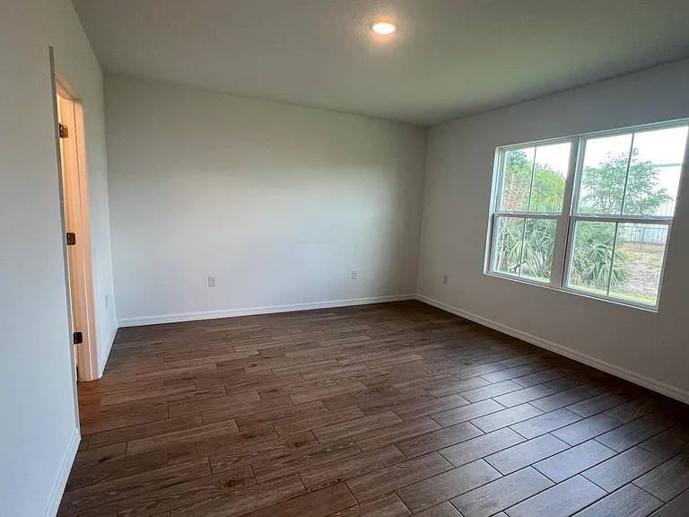 1782 SW Bayshore Blvd — Photo 33