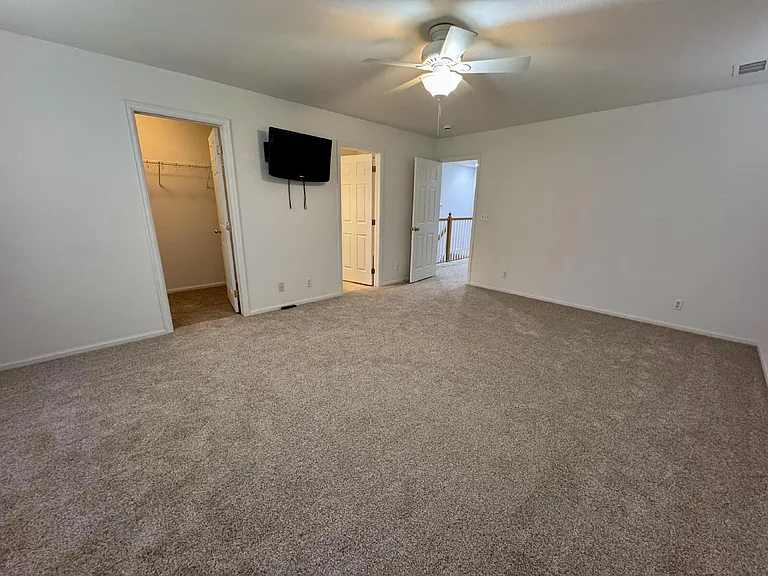 19047 E 57th Pl — Photo 10