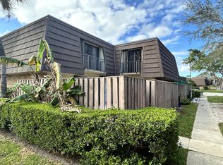 705 7th Ct, Palm Beach Gardens, FL 33410