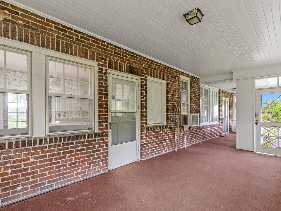 52nd image of 209 Browntown Rd