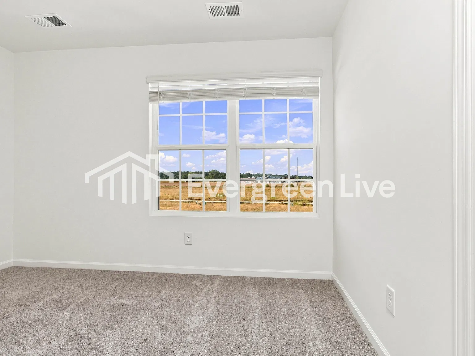 3 bed, 2.5 bath, 1346 sqft, $1,700 — Photo 4