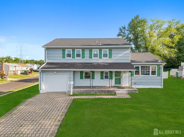2 Wick Dr, Sayreville, NJ 08872