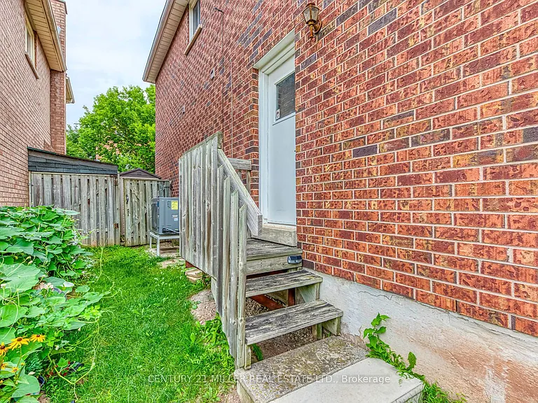 1351 Fieldcrest Ln #LOWER — Photo 3